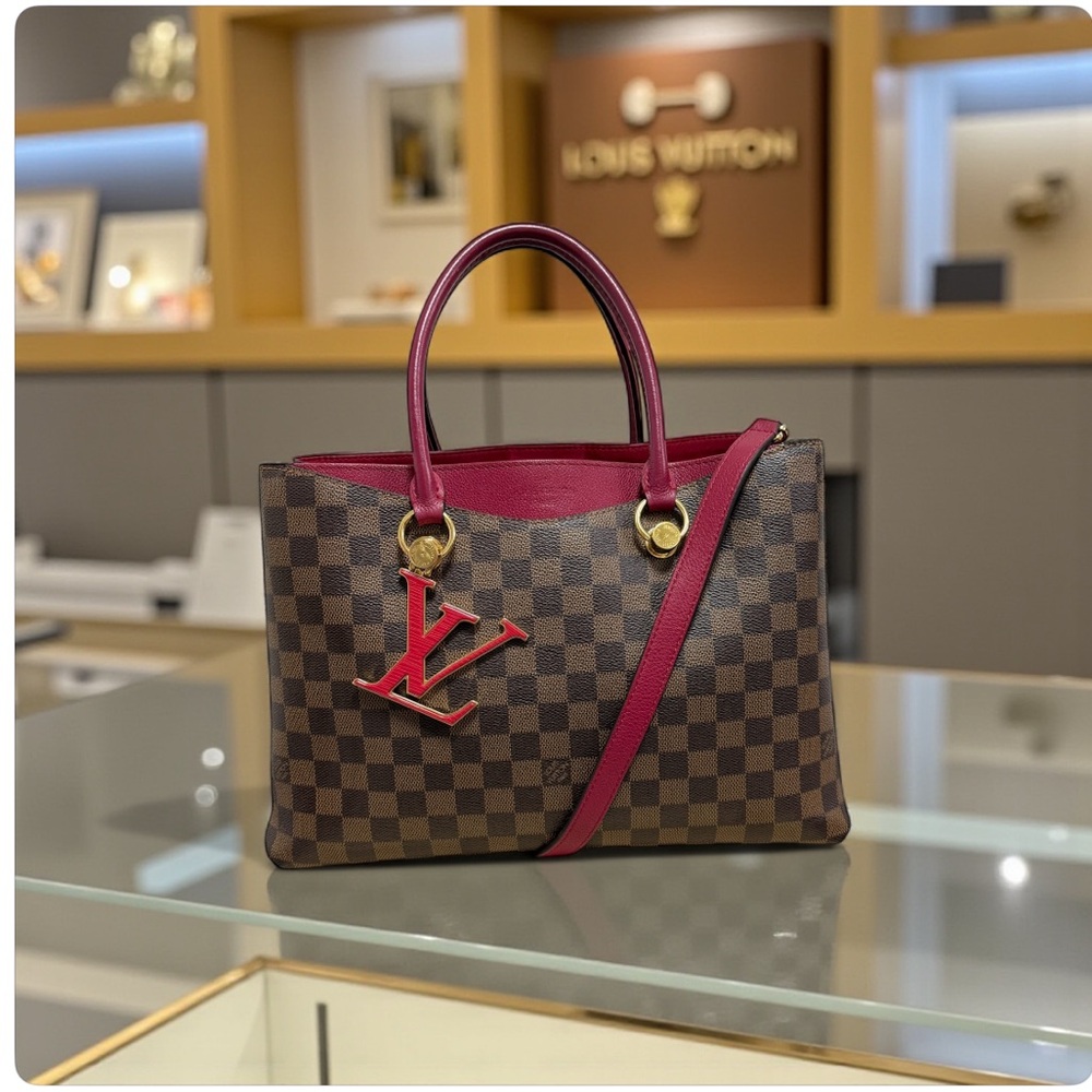 **** SOLD****
Louis Vuitton LV Riverside
Damier Ebene 2-Way Bag
